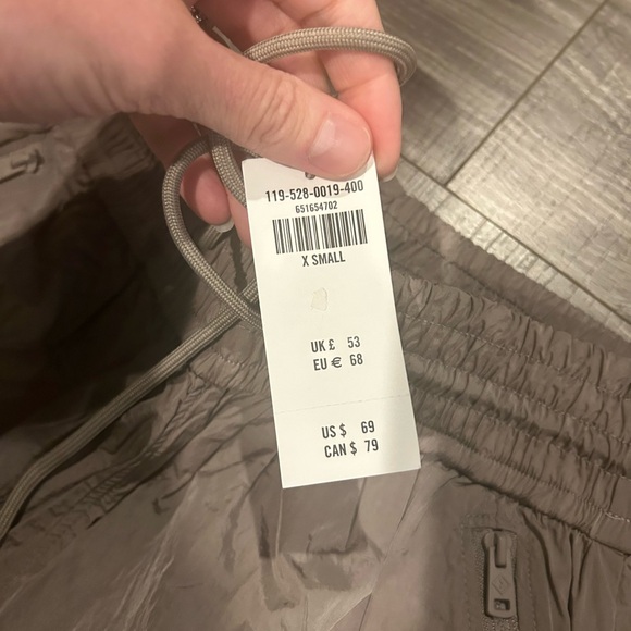 Abercrombie and Fitch YPB joggers. Size XS NWT - Picture 2 of 3